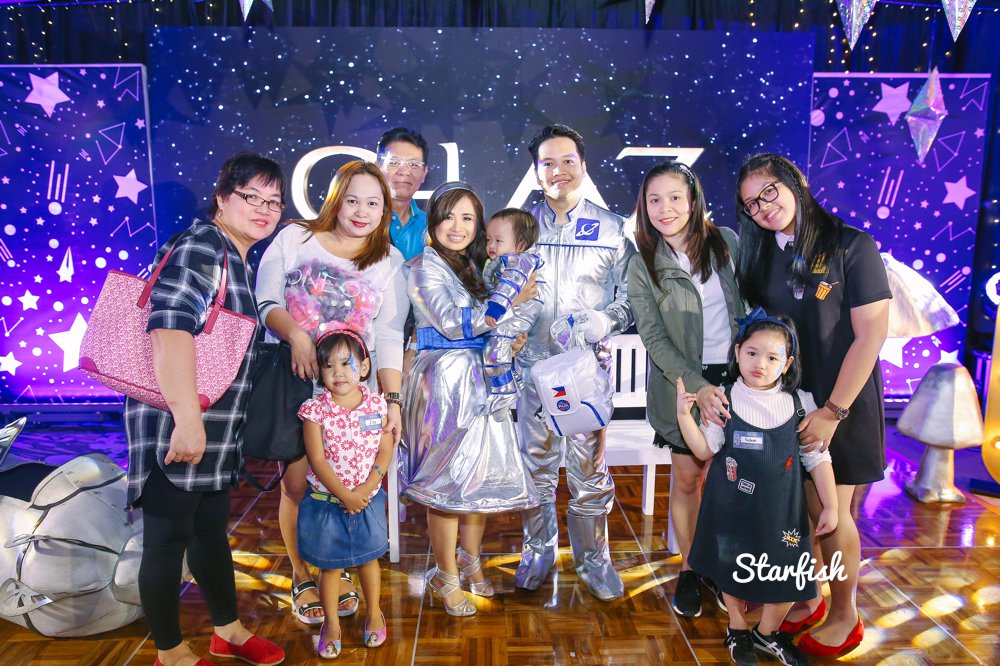 Chaz space themed kiddie party photography by starfish media